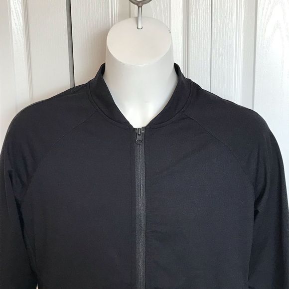 RYU zip up jacket - Picture 4 of 9